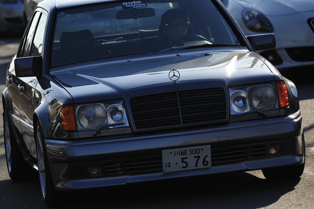 MB-124-300E-AMG本物フロントバンパースポイラー MB-124-300E-AMG本物フロントバンパースポイラー